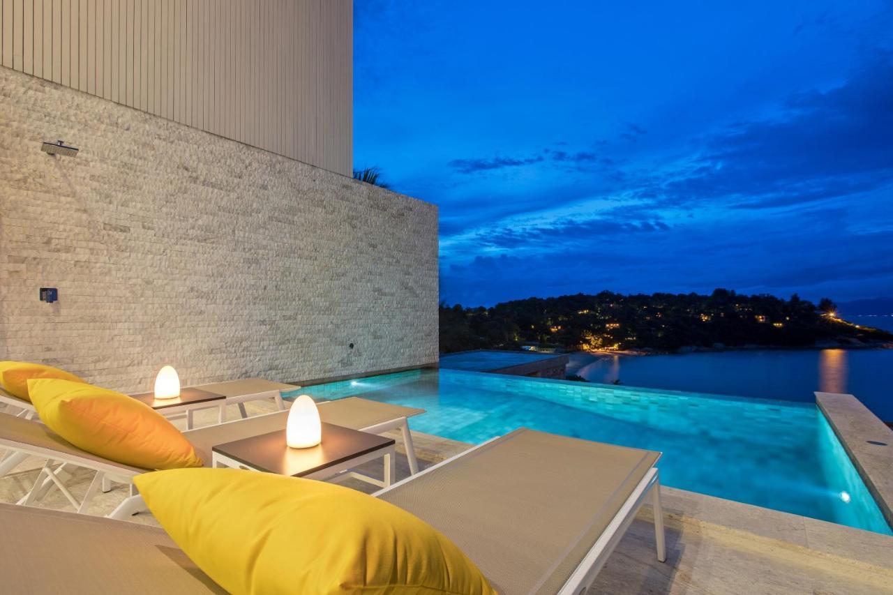 Beachside Villa - B18 - At Bayside Luxury Villas Samrong Bay Beach, 4 Bed 5 Bath, Sea & Sunset Views, Only 200M Walk To The Beach Choeng Mon Extérieur photo